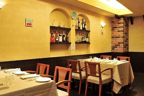『PESCHERIA La Luna Rossa』の店内