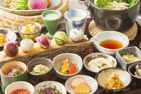 「やさい家めい 本家」の「うつくしの御膳」