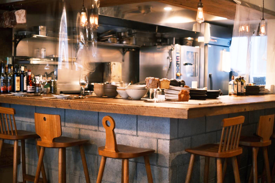 「Bistro Rojiura」の店内