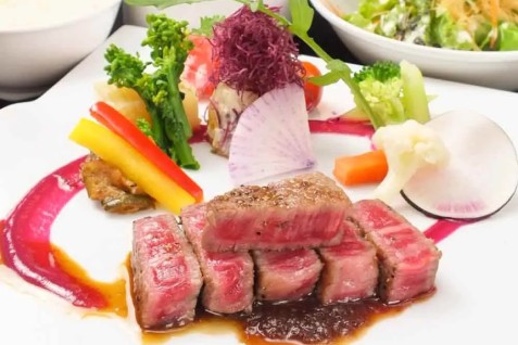 「KOBE BEEF RED ONE」のステーキ例