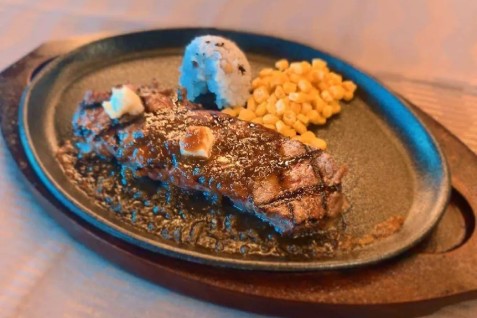 「ダイニングバル コダマ Steak Crab」のステーキ例