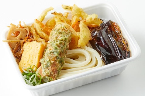 「2種の天ぷらと定番おかずのうどん弁当」