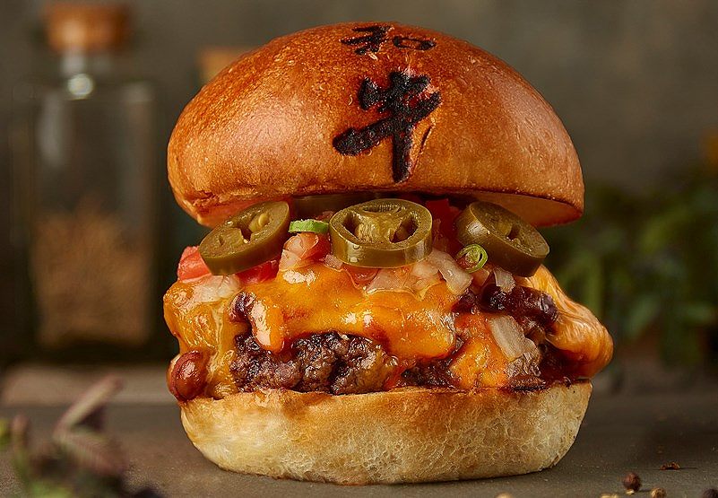 「和牛チリコンバーガー」