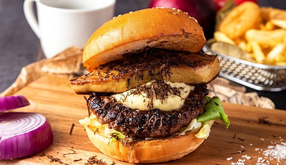 「フォアグラ・トリュフバーガー」【Z BURGER&CRAFT BEER TAP】