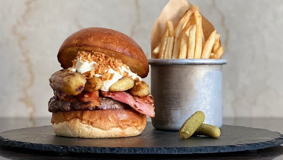 「BLT エルビスバーガー&フレンチフライ」