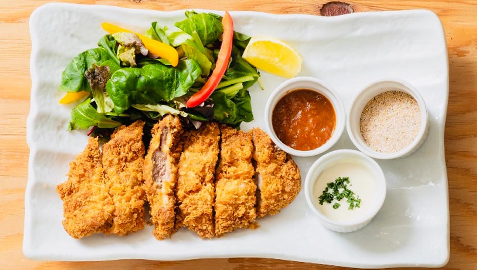 『BISTRO QLAMB KANAMECHO（ビストロ クラム 要町）』の「ラムカツ」