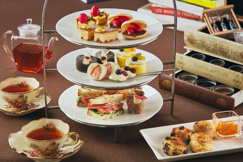 『THE DINING（ザ ダイニング）』の「お茶とお菓子と本のある至福のアフタヌーンティー」