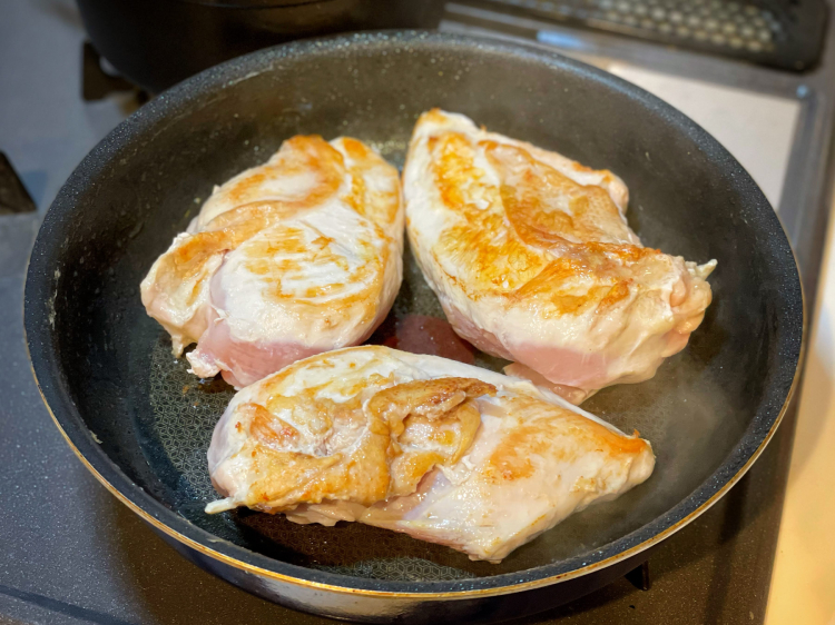 マーマレードジャムを使った「鶏むね肉のマーマレード漬け」レシピ