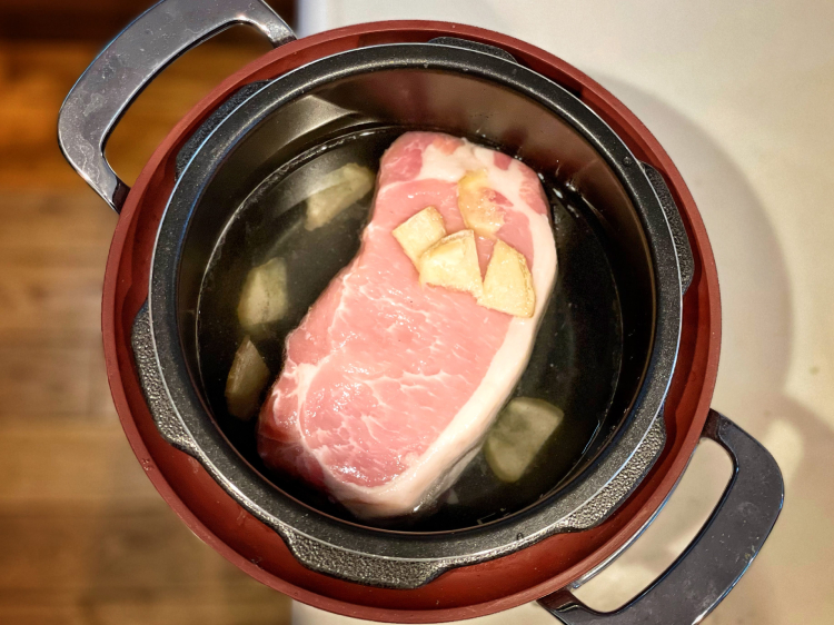 「アメリカンポーク」の豚肩ロース肉で、豪華見えする簡単レシピ「シュークルート」