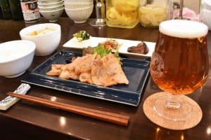おひとりさま歓迎の神保町『ATSUMI食堂』は、ひとり飲みもしっかり夜ごはんもOK！