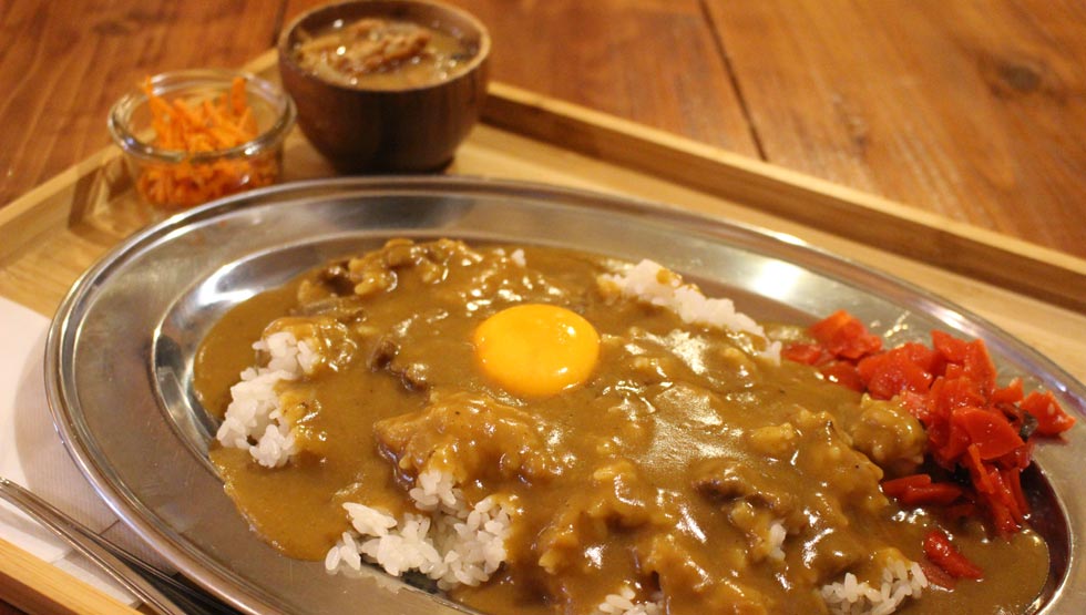 辛くて甘くて懐かしい！『大阪マドラスカレー』！大阪の人気カレー店が東京に進出中！