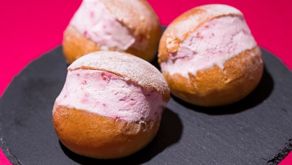 フランボワーズのマリトッツォ