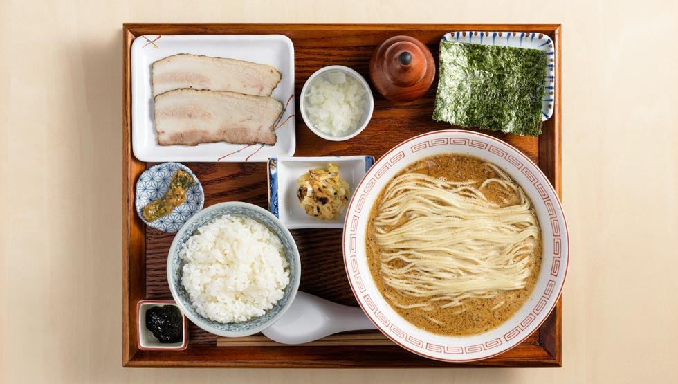 「炭火焼濃厚中華そば 鯖（さば）」のイメージ