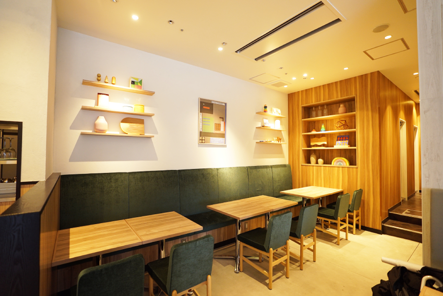 「MM Market & Café(エムエム マーケットアンドカフェ)」の店内