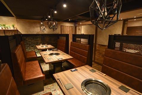 『焼肉 いのうえ 立川店』のオーセンティックな空間