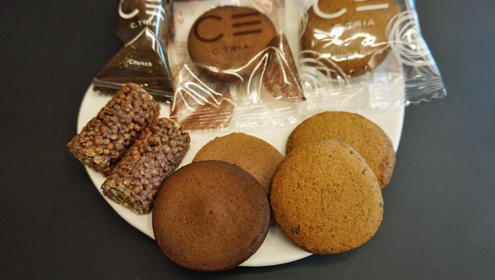 「C. TIRA Cookie（シートリア クッキー）」と「C. TIRA Crunch（シートリア クランチ）」
