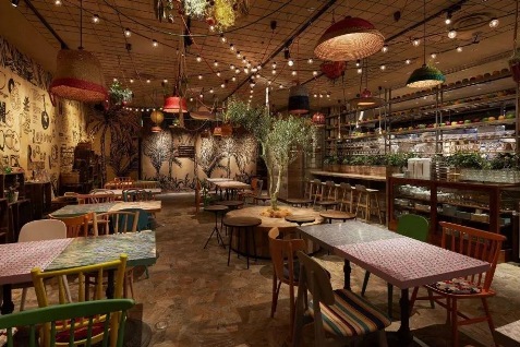 『メルカパーラー ルクア大阪店』の店内