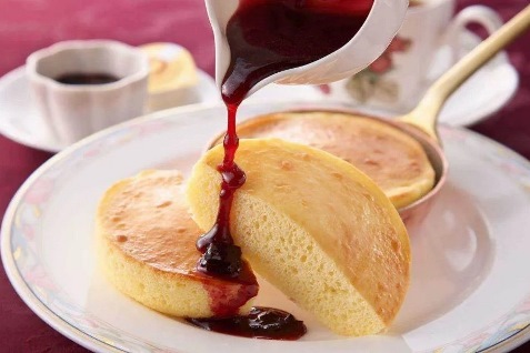 『ティーラウンジ パルテール』のプチパンホットケーキ
