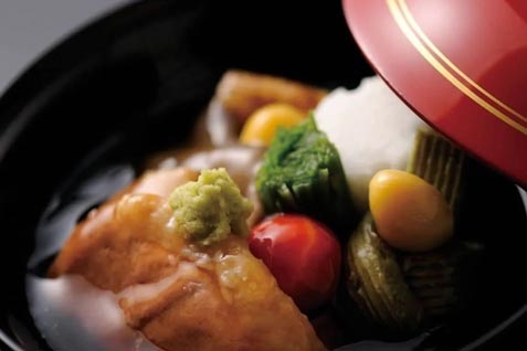 『和食日和 おさけと 日本橋』の名物「合鴨の治部煮」