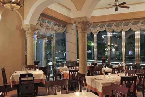 『レオーネ マルチアーノ』の店内