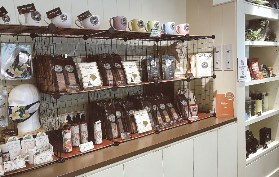 「アイランド ヴィンテージ コーヒー (Island Vintage Coffee)表参道店」の店内(物販棚)