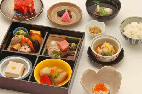 「鉢の木 新館」の「松花堂会席」