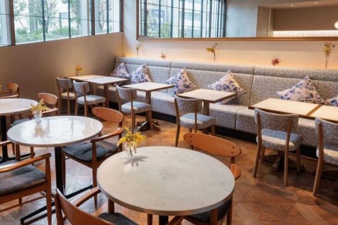 「SALON BAKE&TEA」の店内