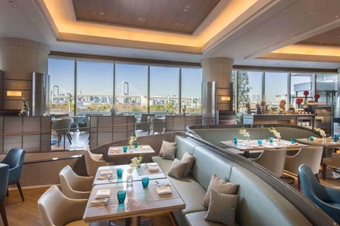 「SEASCAPE TERRACE DINING」の店内