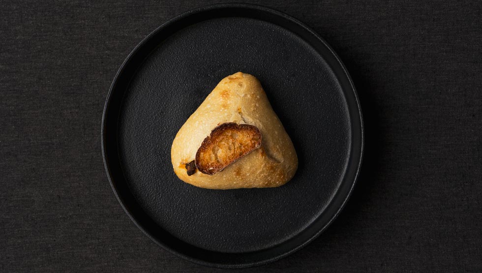 『Merci life organics（メルシー ライフ オーガニックス）』の「ADIキーマカレーパン」