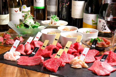 「エイジング・ビーフ横浜店」の肉料理例