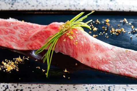「WAGYU LIVERARY」の肉寿司