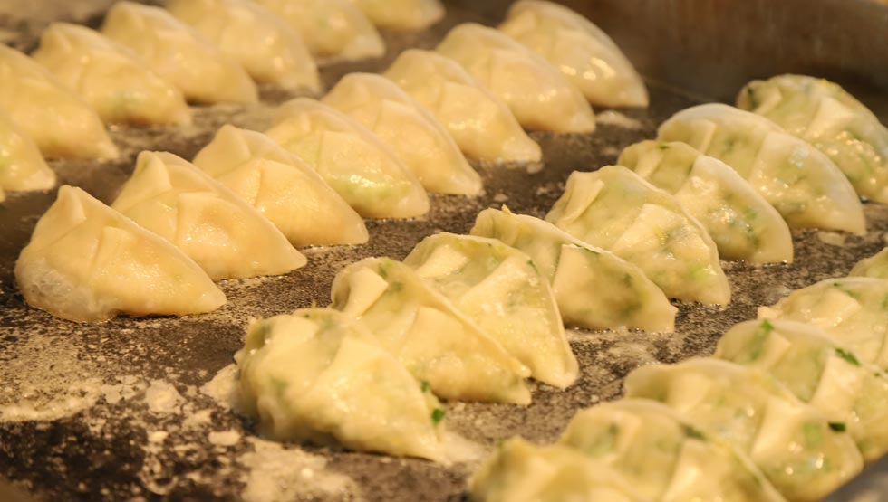京都・祇園発『餃子歩兵』新宿に10/20オープン！ビブグルマンにも選ばれた餃子専門店