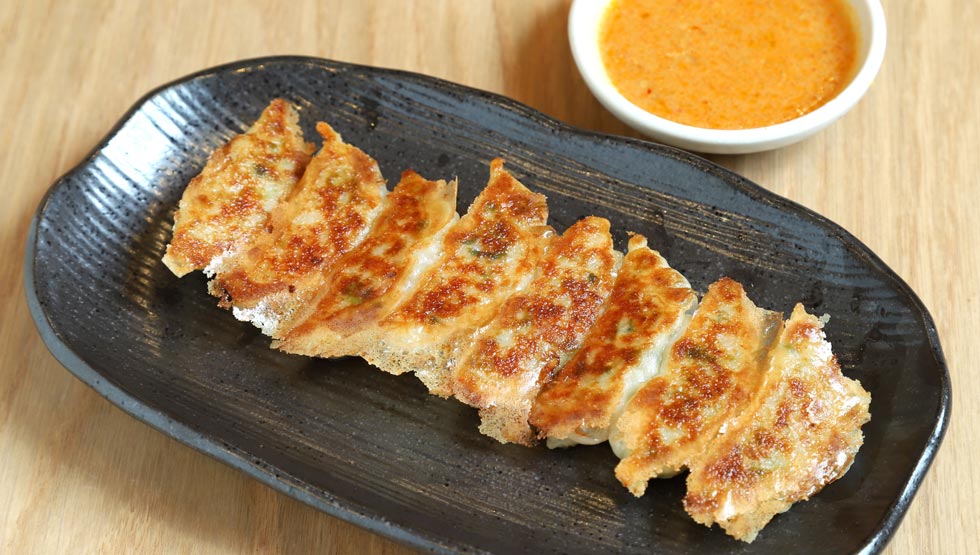 京都・祇園発『餃子歩兵』新宿に10/20オープン！ビブグルマンにも選ばれた餃子専門店