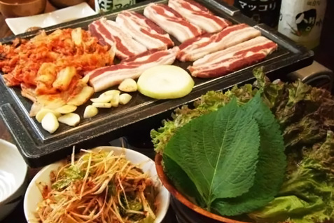 「韓国料理 ど韓」の「熟成サムギョプサル」