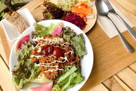 「美腸活カフェ L for You」のタコライスランチ例