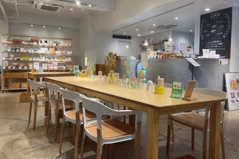「美腸活カフェ L for You」の店内