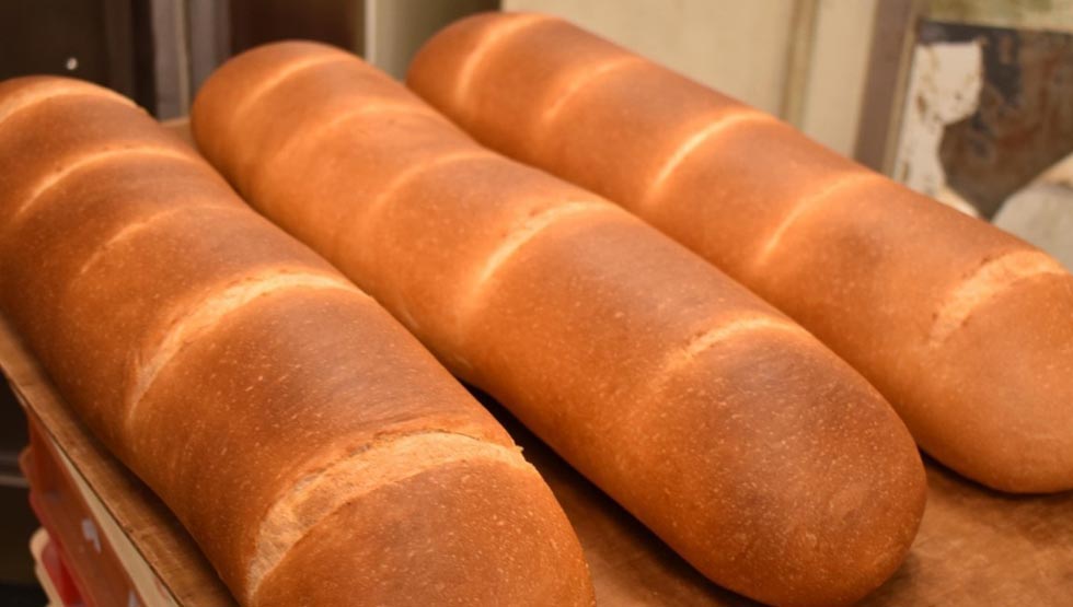 『生ソフトフランスパン 虹ーNIJIー』の「生ソフトフランスパン」