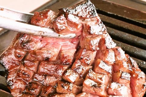 『美味しいお肉の店 やまの』の絶品「特ハラミ一枚焼き」