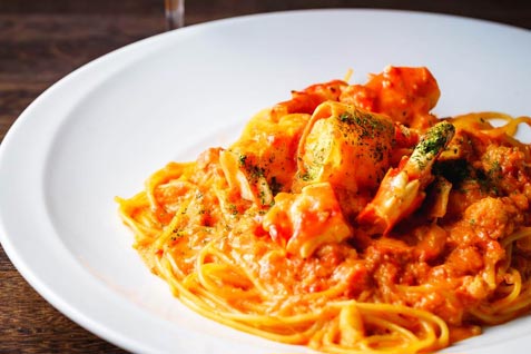 『trattoria Little Marco』のおすすめ「タラバ蟹のトマトクリームスパゲッティー」