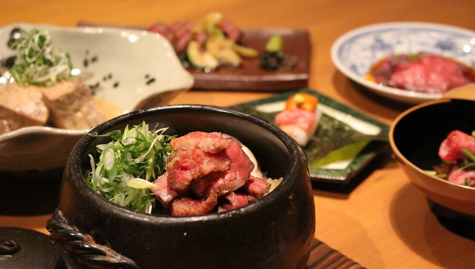 『神楽坂 囲炉裏 肉よろず』-main