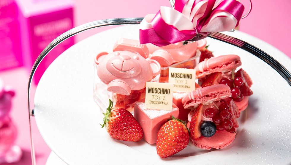 「STRAWBERRY MOSCHINO Toy2 Bubble Gum Afternoon Tea」b