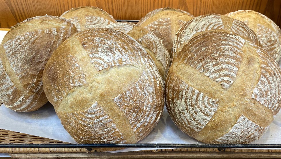 『REBELLBE（リベルべ）』の「田舎パン」