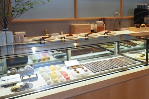 『green bean to bar CHOCOLATE 日本橋店』の店内