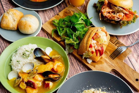「COLONIAL BEACH 横浜ハンマーヘッド」の料理例