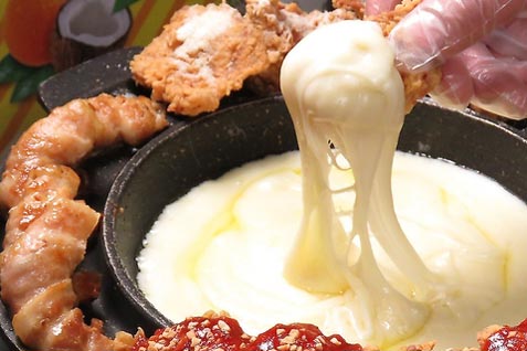 『韓国創作料理 CHAEEUN』の「エビロールサムギョプサル＆チョアチキン」