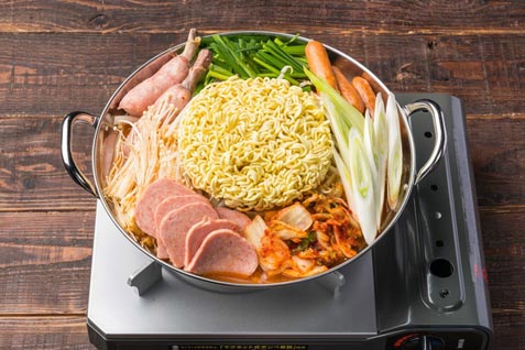 『サムギョプサル 韓国料理 バブ 梅田店』の「プデチゲ」