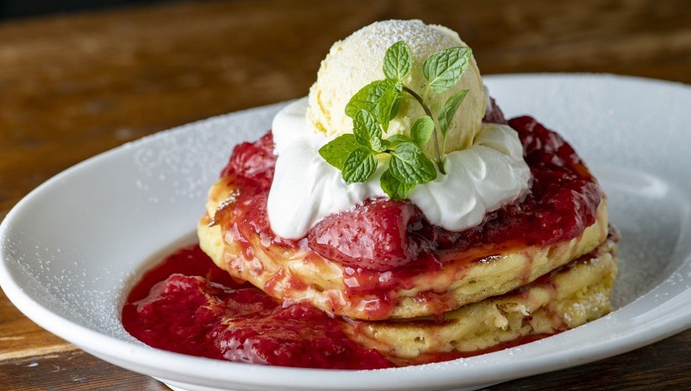 「ストロベリーショートケーキパンケーキ」