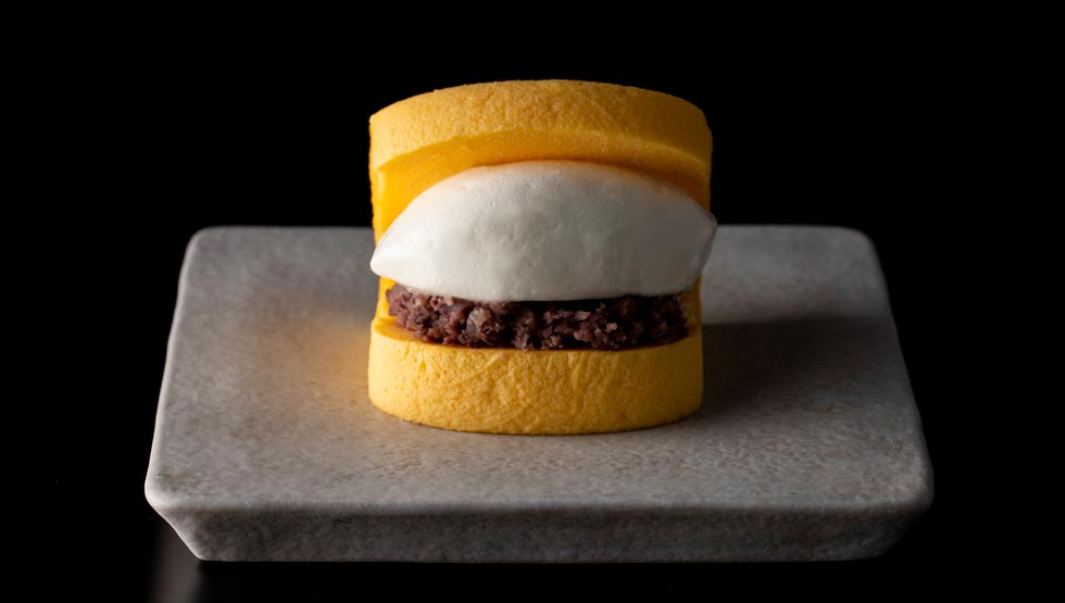 『たまご専門 本巣ヱ 東京本家』の「はさけるパン」