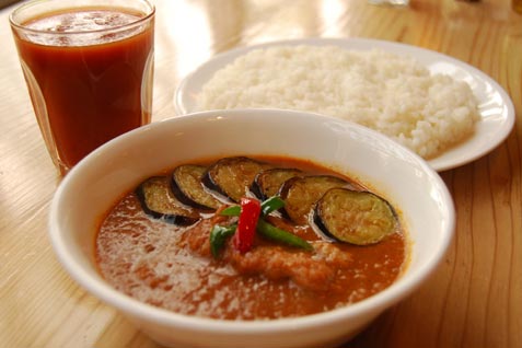 「curry 草枕」の「なすチキンカレー」