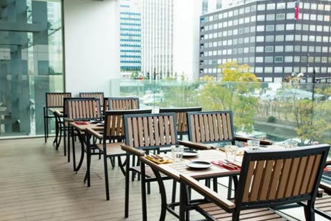 『SCHMATZ Beer Dining（シュマッツビアダイニング）銀座松竹スクエア店』のテラス席